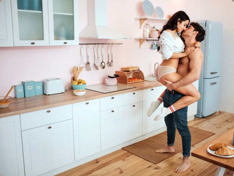 Dicas e Posições Para Apimentar o Sexo na Cozinha!