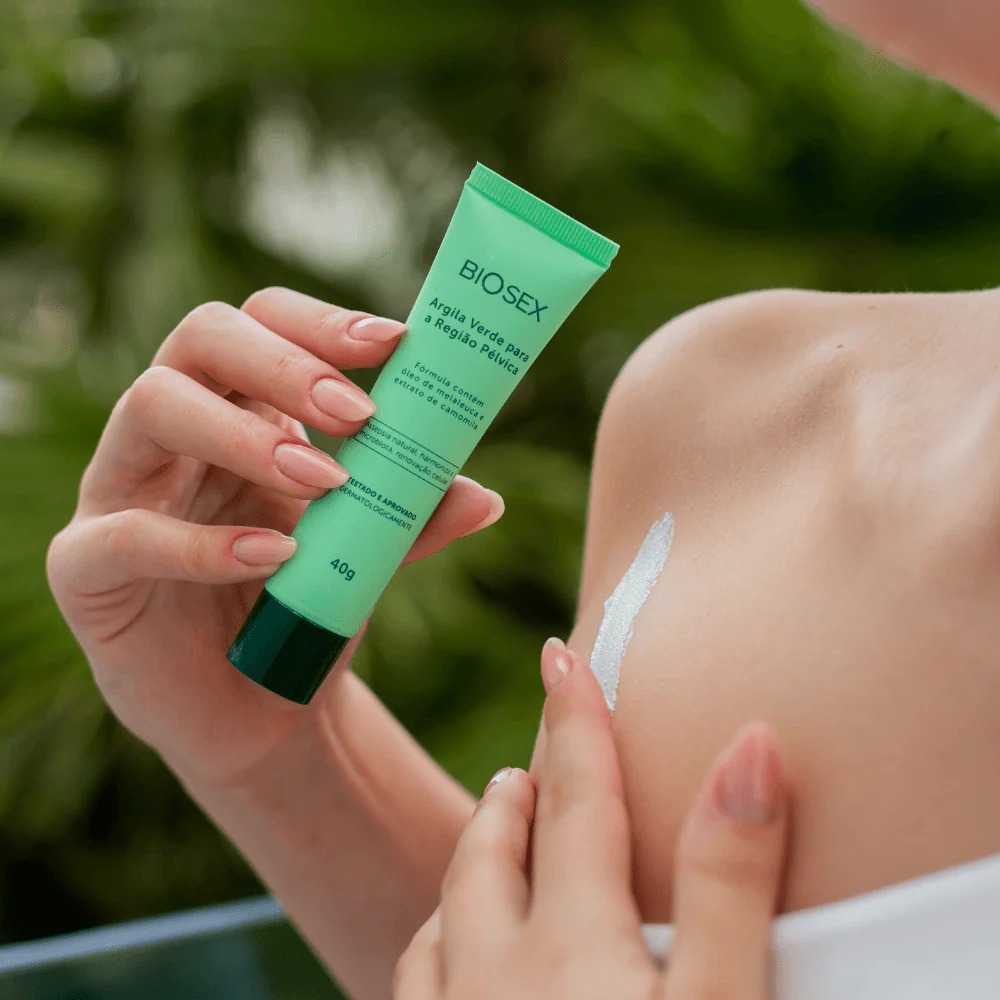 Argila Verde Para a Região Pélvica – Contém Óleo de Melaleuca e Extrato de Camomila – Ajuda a Tratar Foliculite – 40g